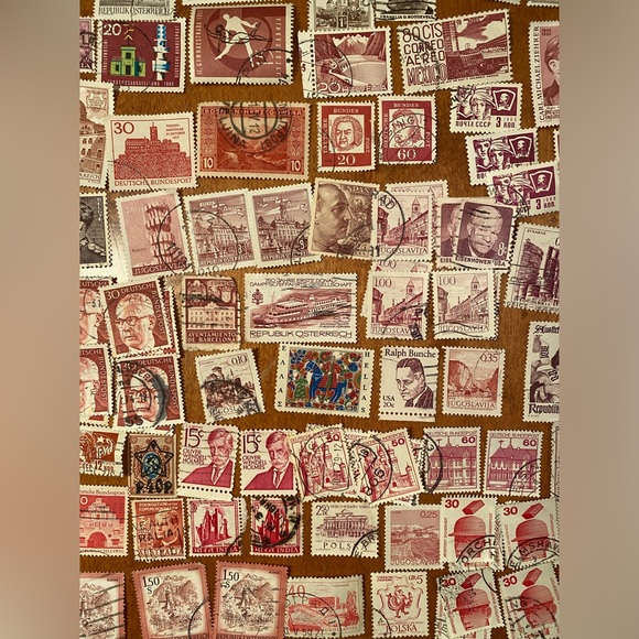 Vintage international & USA Postal Stamps - over 100 postmarked. Reds#1 - Picture 6 of 7